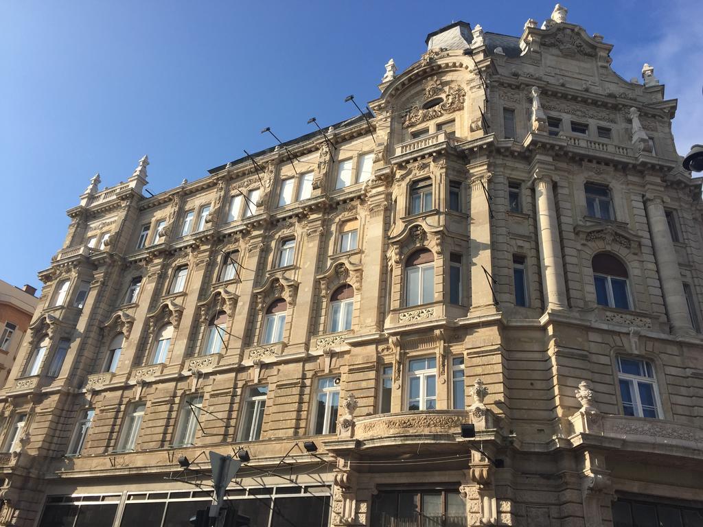 Maverick Ensuites Budapest Exterior photo